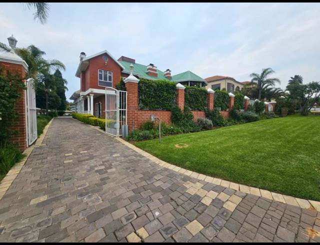 4 BEDROOM HOUSE FOR SALE IN EAGLE CANYON GOLF ESTATE